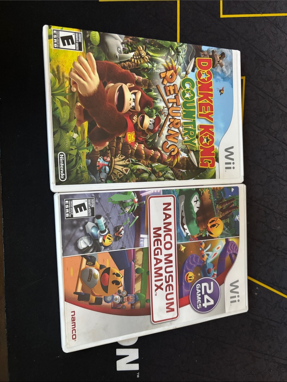 Nintendo Wii Donkey Kong Country Returns & Namco Museum Megamix - White